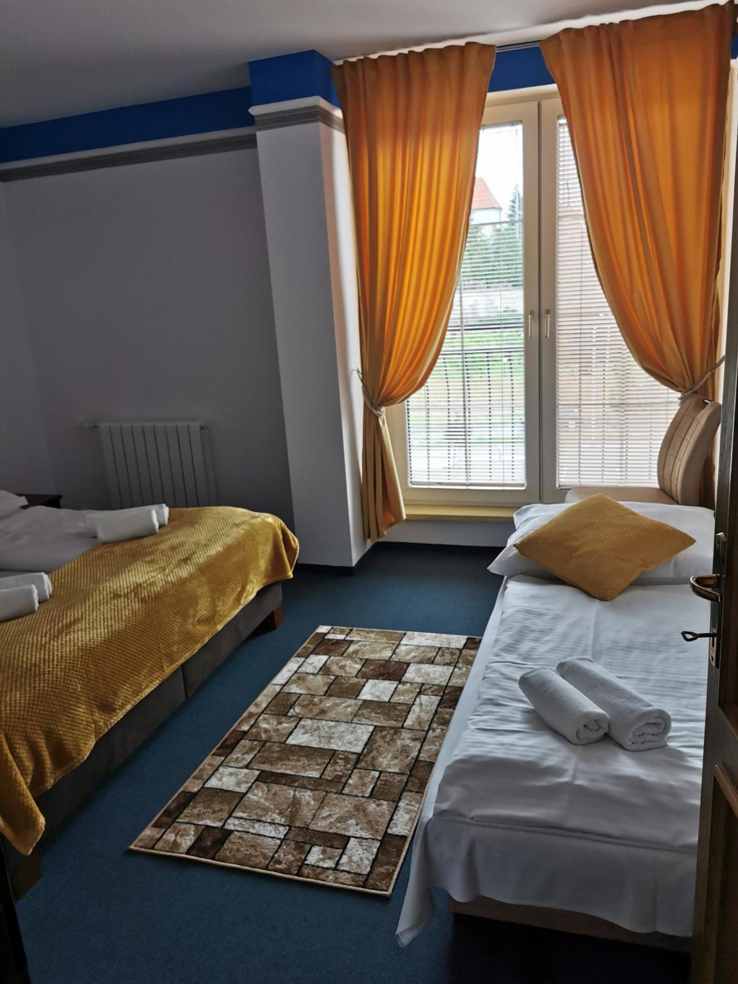 Hotel Diana Nové Mesto nad Váhom 部屋 写真