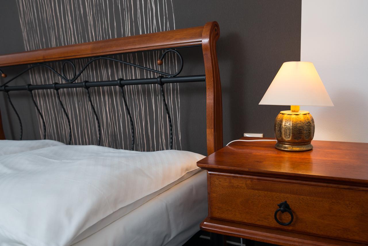 Hotel Diana Nové Mesto nad Váhom エクステリア 写真